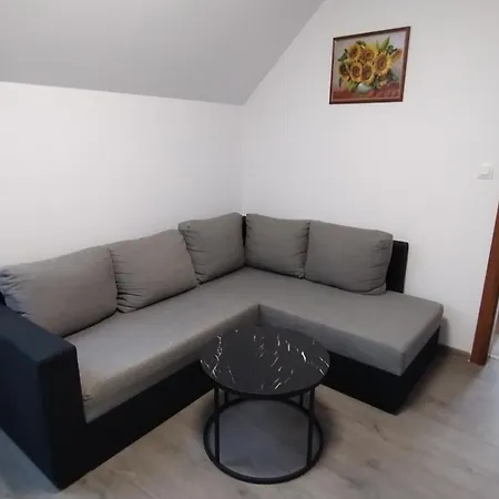 Adam Apartment *